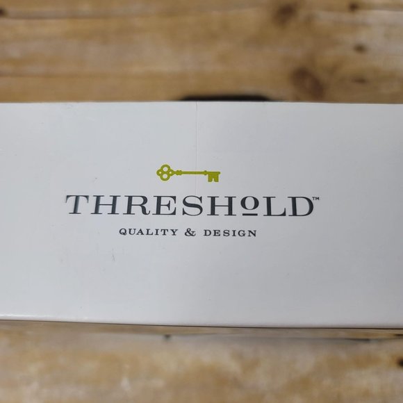 Earthenware Polar Bear Salt & Pepper Shaker Set - Picture 4 of 4